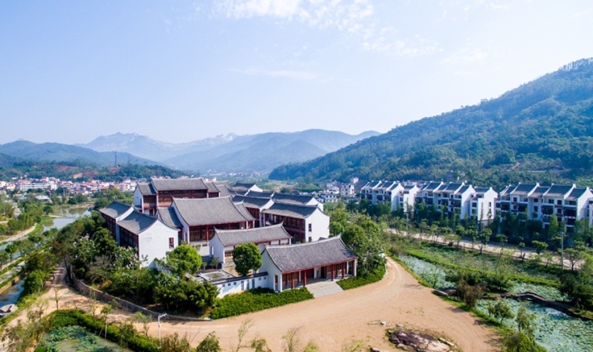 山谷中的龙人古琴文化村